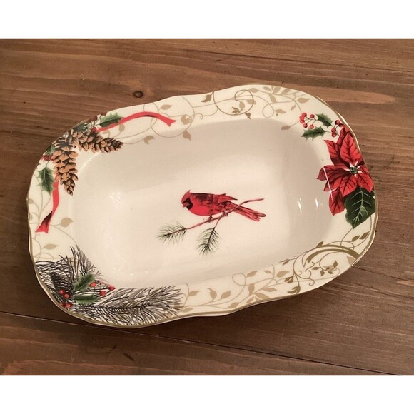 222 FIFTH HOLIDAY WISHES OVAL VEGETABLE SERVING BOWL CHRISTMAS CARDINAL 11"X 8" - Picture 1 of 6